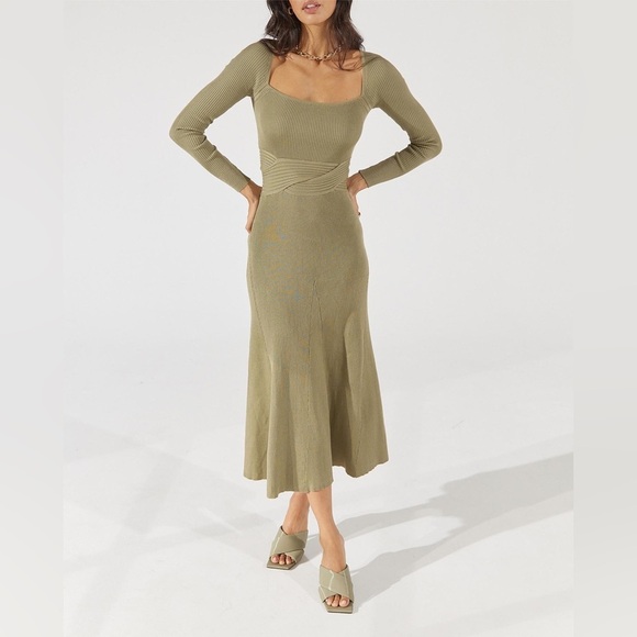 NWT Sovere Intertia Knit Midi Dress in Green Tea Size Small